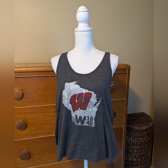 camp david Tops - Wisconsin Badgers WI STATE tank top women's large